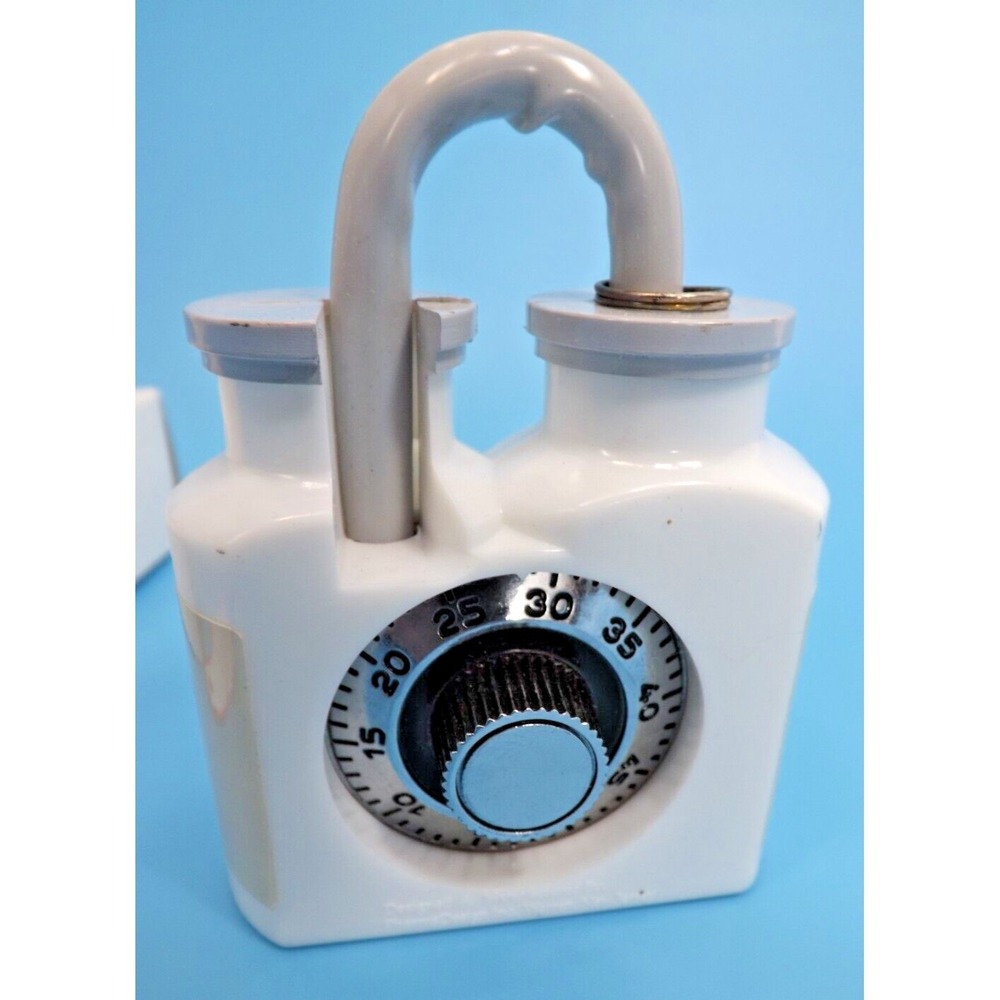 Pharmaceutical Promotional Combination Padlock - Zinacef Advertisement - Picture 6 of 8